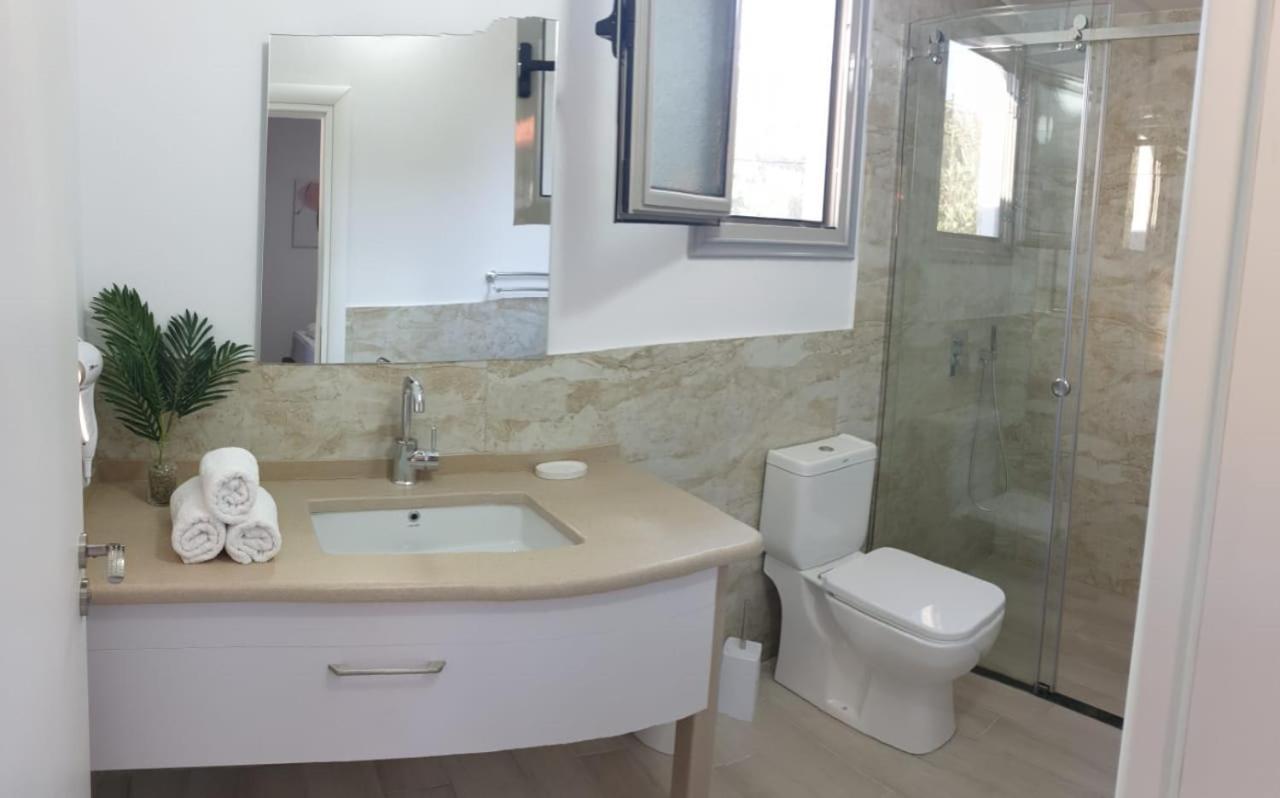Mezzanine Bay Hotel Himare Ngoại thất bức ảnh