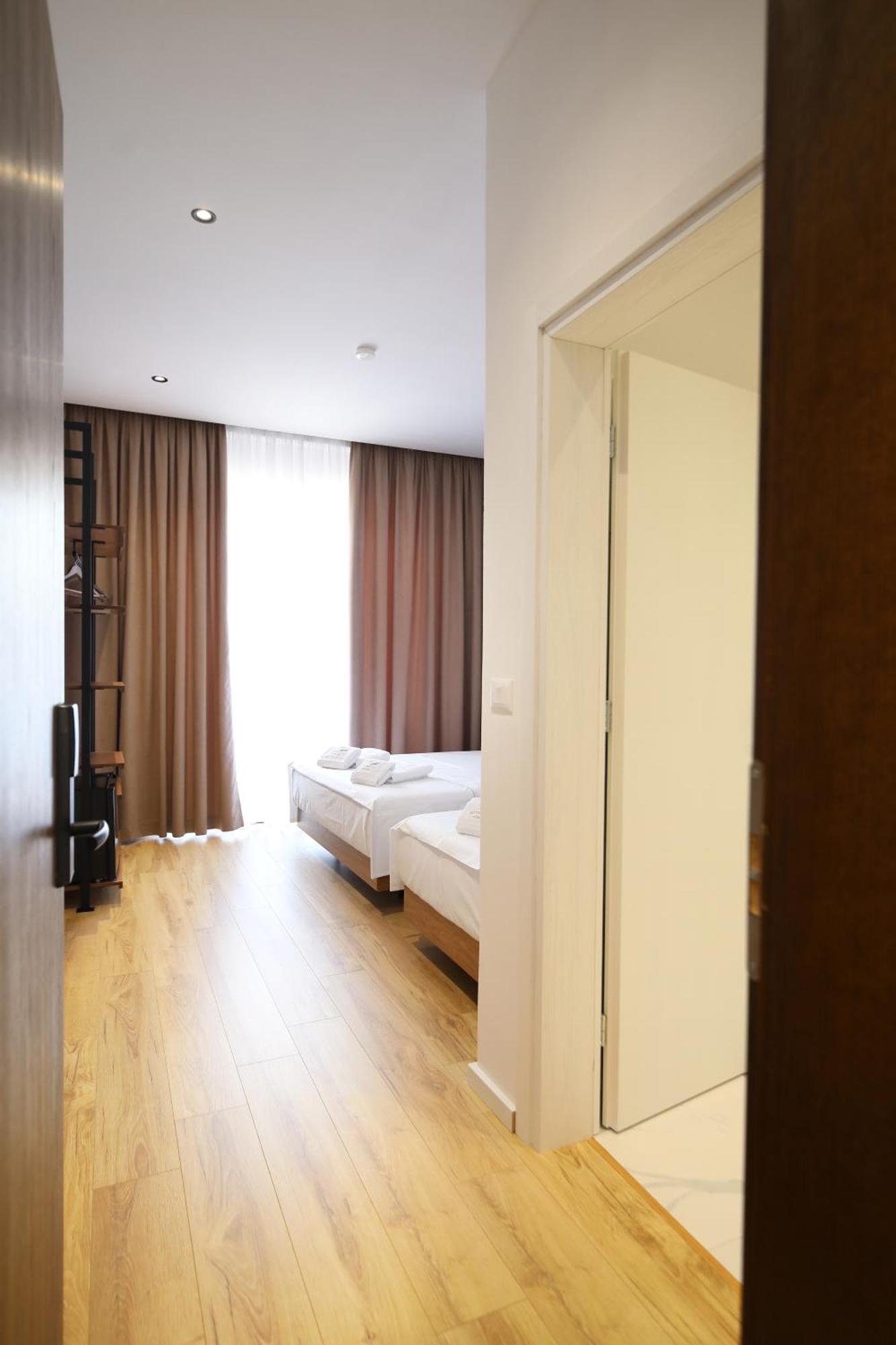 Mezzanine Bay Hotel Himare Ngoại thất bức ảnh