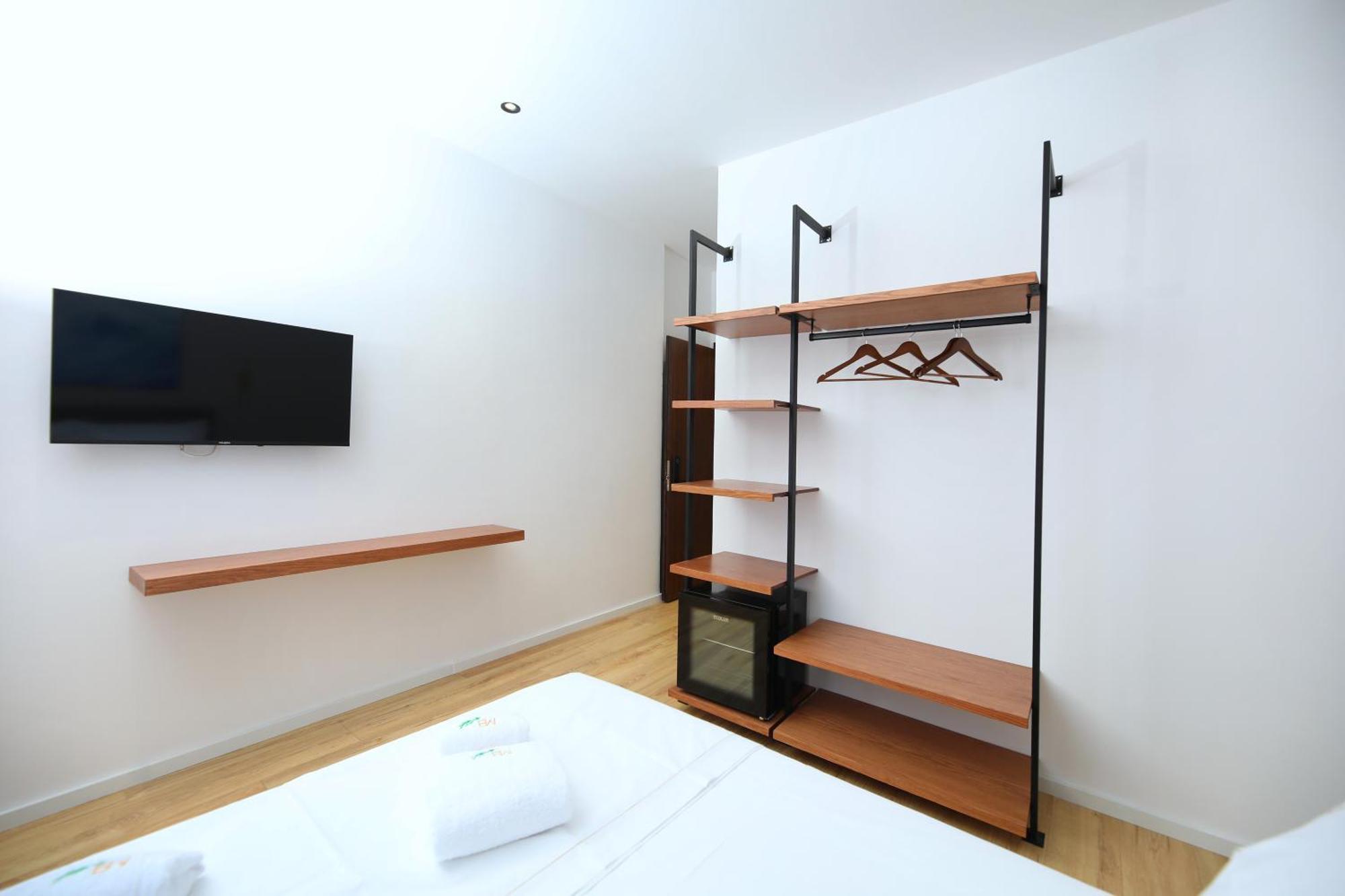 Mezzanine Bay Hotel Himare Ngoại thất bức ảnh