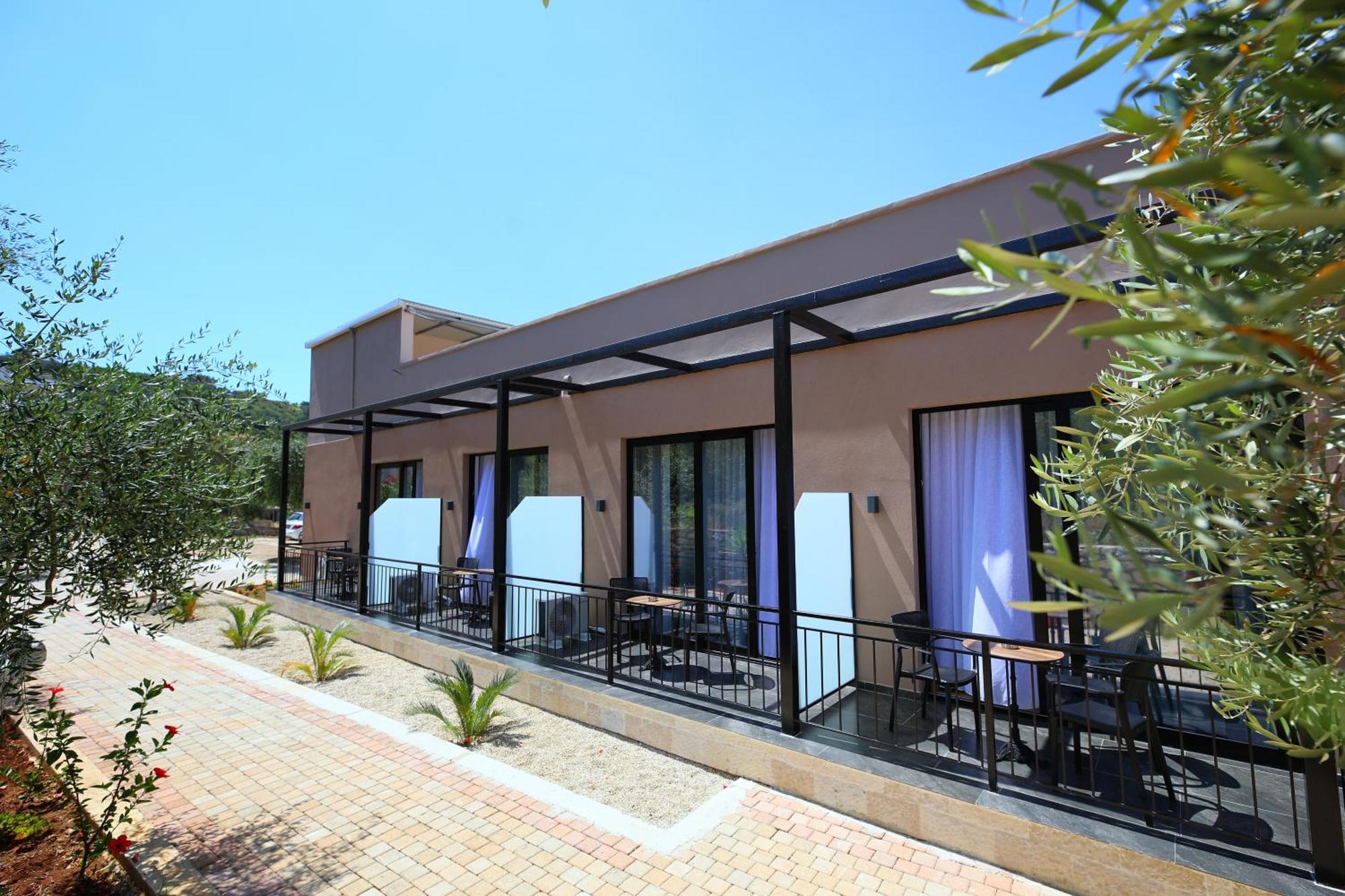 Mezzanine Bay Hotel Himare Ngoại thất bức ảnh